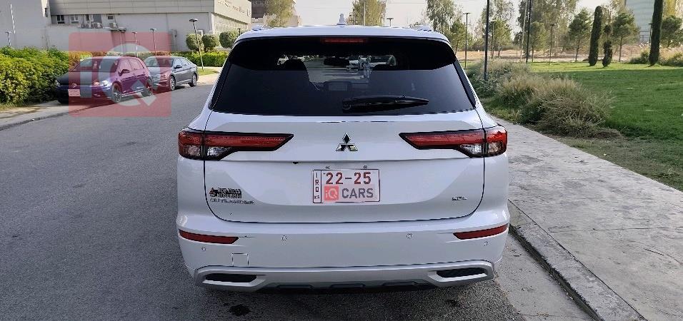 ميتسوبيشي اوتلاندر